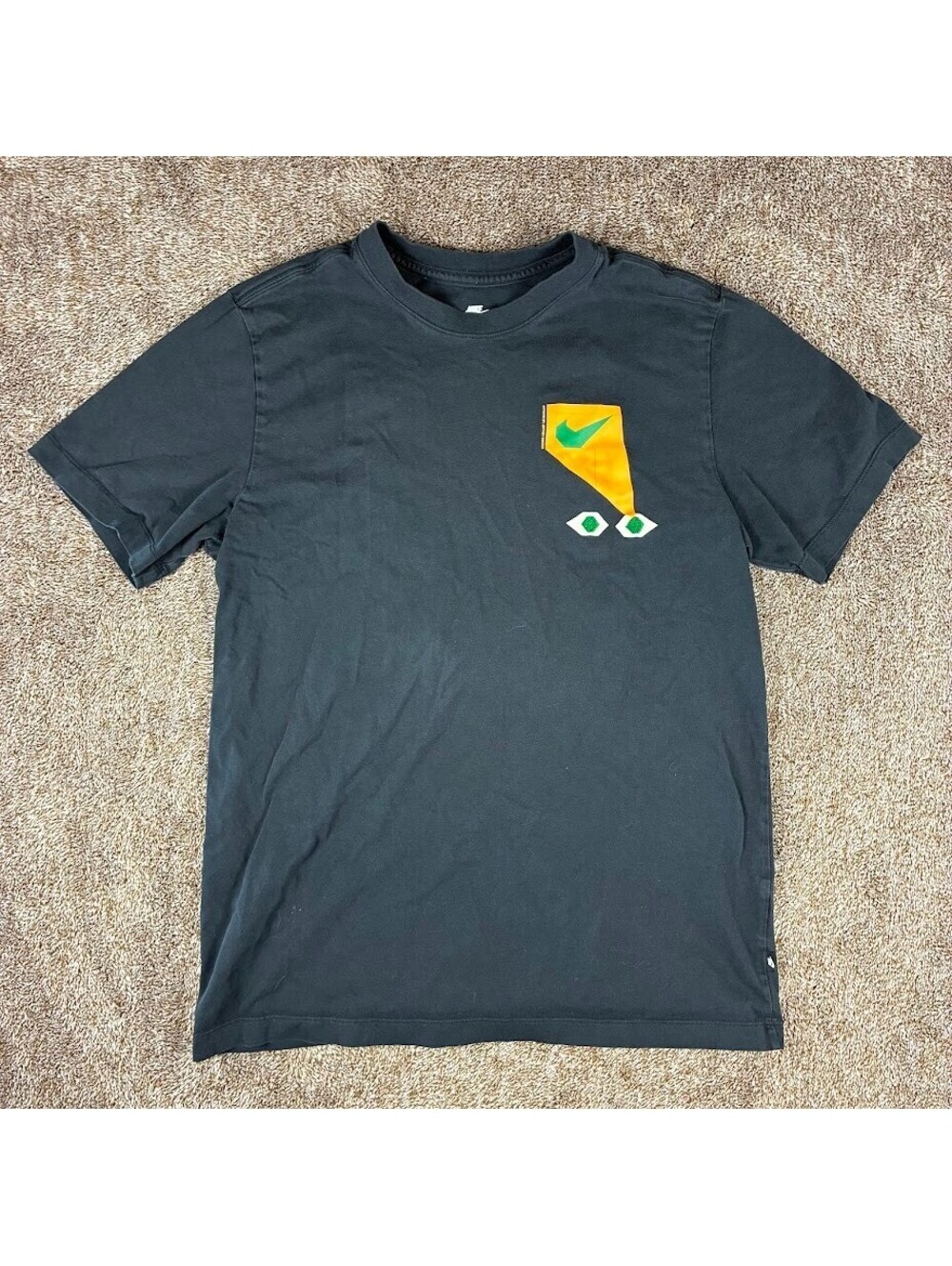 The Nike Tee Sole Seeking Graphic Print by Jeffrey Sincich T-Shirt Mens Medium